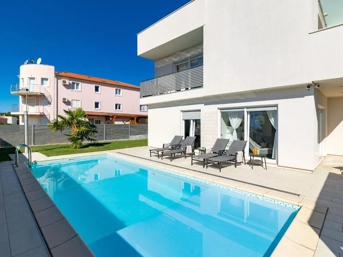 Holiday Home Villa Virtus - Nvg360 By Interhome Brtonigla